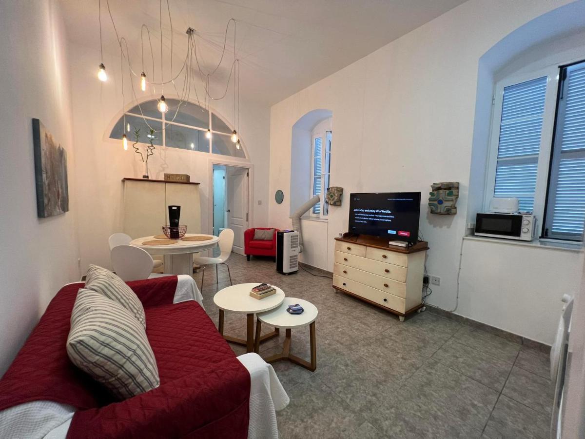 Quirky 1Br Just Off Main Street Prime Location Apartamento Gibraltar Exterior foto
